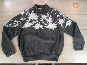 Vintage Karen Scott Knited Flowers Sweater Size Large Unique Beautiful Fun